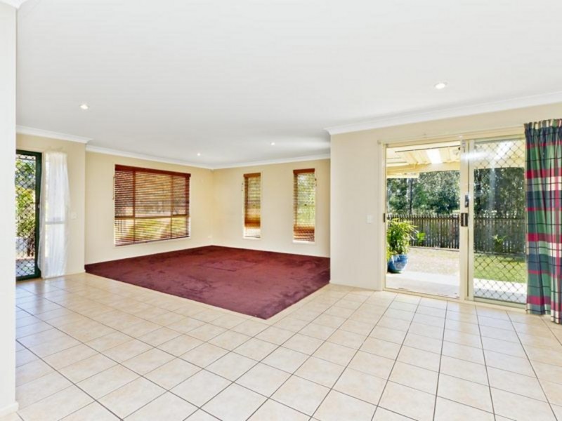 2 Eton Ave, Boondall QLD 4034