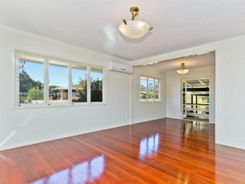 6 Lord Byron Pde, Strathpine QLD 4500