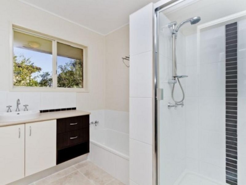 6 Lord Byron Pde, Strathpine QLD 4500