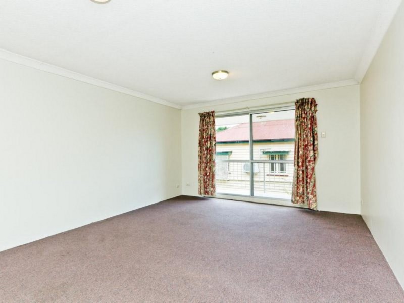 2/122 Leckie Rd, Kedron QLD 4031