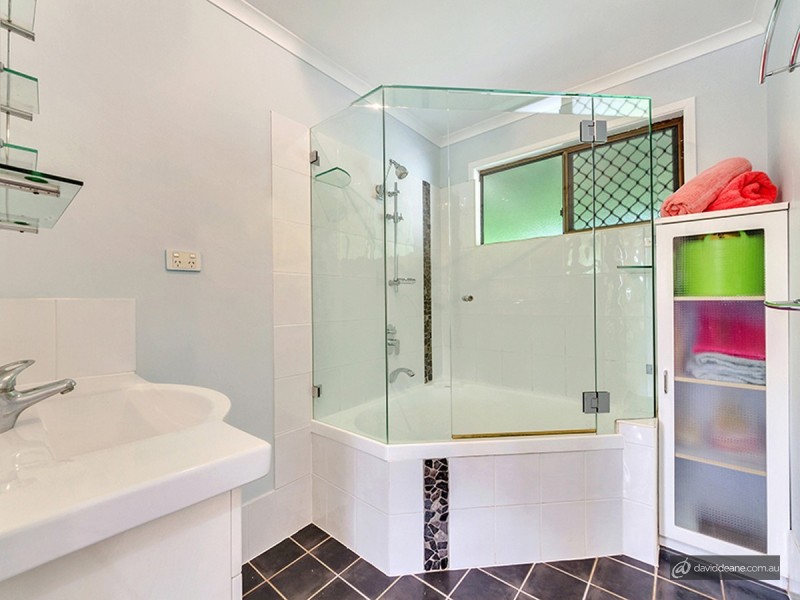 12 Aaron Street, Bray Park QLD 4500