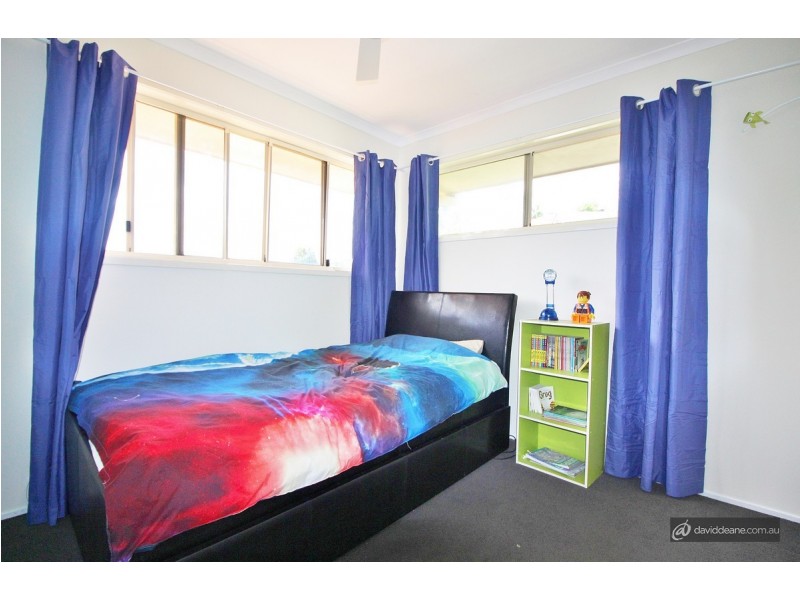 4 Ritchie Court, Petrie QLD 4502