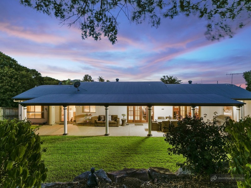 8 Midson Street, Petrie QLD 4502