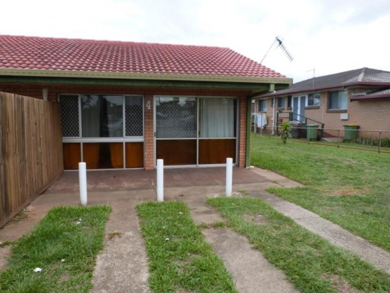 4B Dohles Rocks Rd, Kallangur QLD 4503