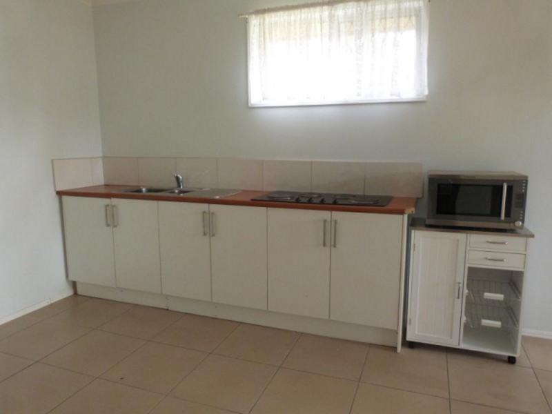 4B Dohles Rocks Rd, Kallangur QLD 4503