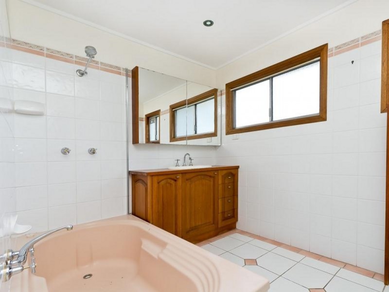17 Shakespeare Pde, Strathpine QLD 4500