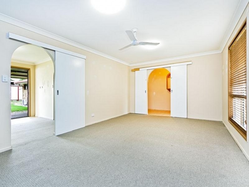 25 Bordeau Cres, Petrie QLD 4502