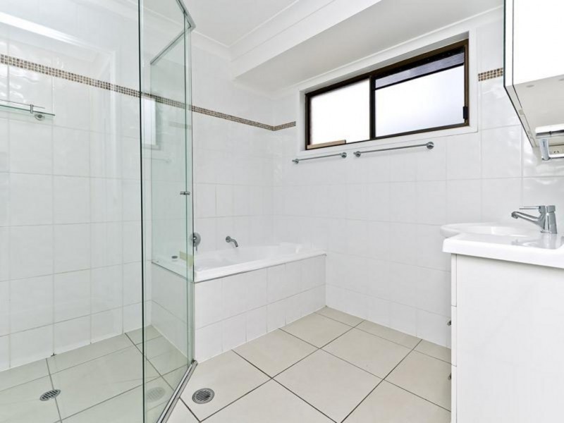 25 Bordeau Cres, Petrie QLD 4502