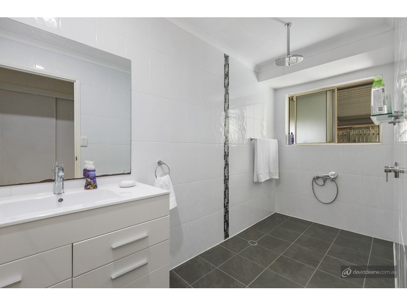 15 Newbury Crescent, Lawnton QLD 4501