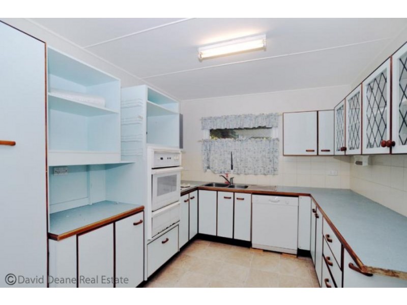 27 Fox Street, Strathpine QLD 4500