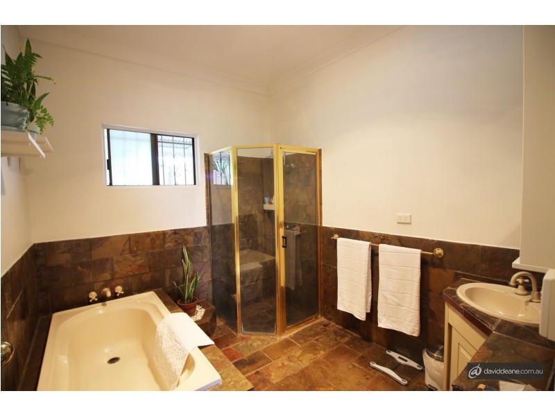 5 Highfield Crescent, Strathpine QLD 4500