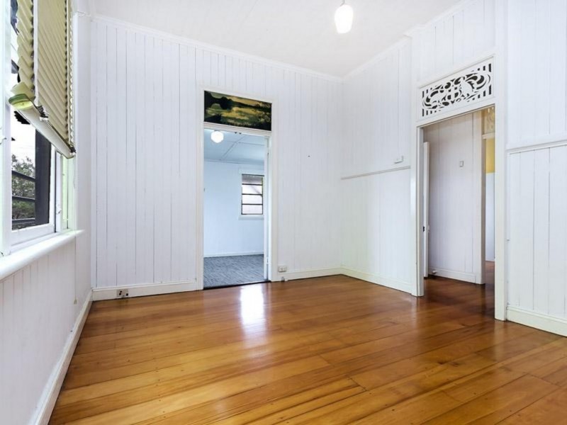13 Cox Road, Windsor QLD 4030