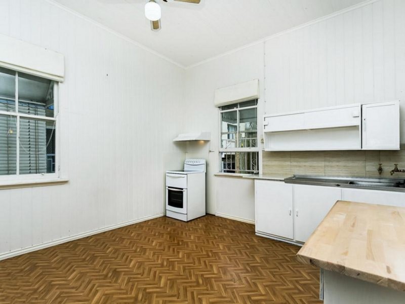 13 Cox Road, Windsor QLD 4030