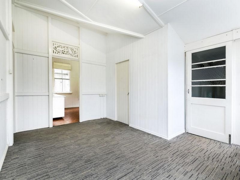 13 Cox Road, Windsor QLD 4030