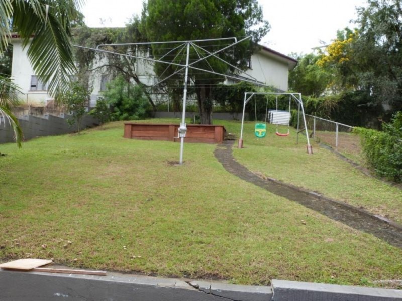 13 Cox Road, Windsor QLD 4030
