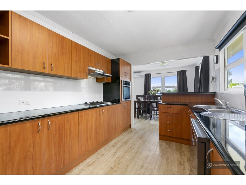 39 Joora Avenue, Petrie QLD 4502