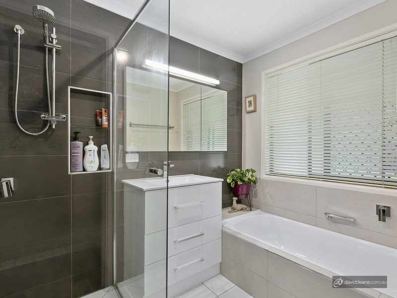4 Kentwood Drive, Bray Park QLD 4500