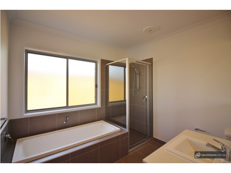 50 McConnell Esplanade, Strathpine QLD 4500