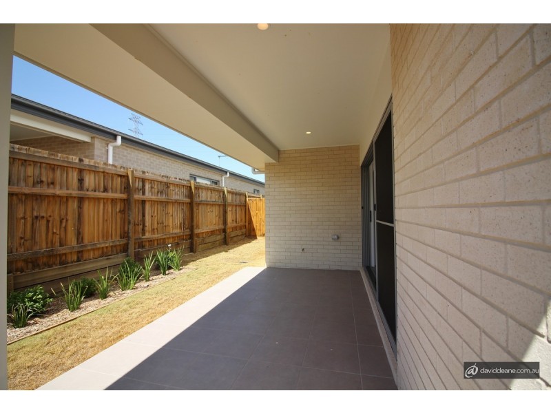 50 McConnell Esplanade, Strathpine QLD 4500