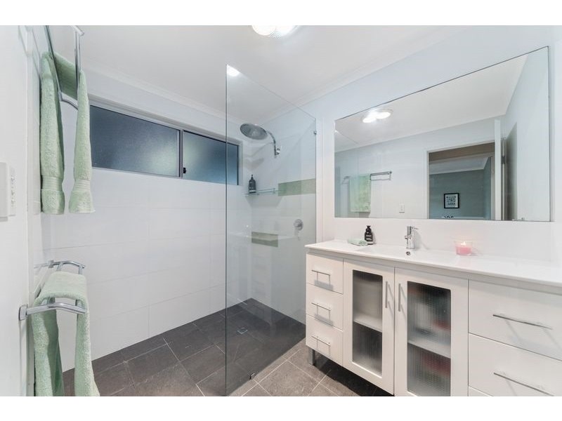 36 Bennetts Road, Everton Hills QLD 4053