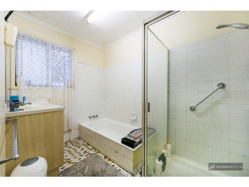 19 Bowen Avenue, Albany Creek QLD 4035