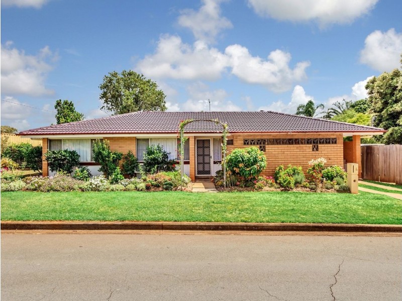 4 Greenaway Street, Lawnton QLD 4501