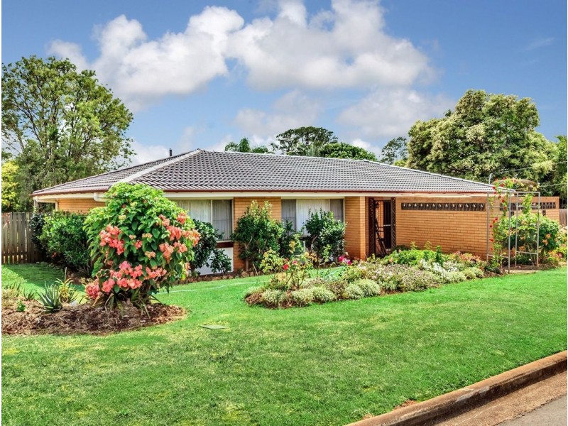 4 Greenaway Street, Lawnton QLD 4501