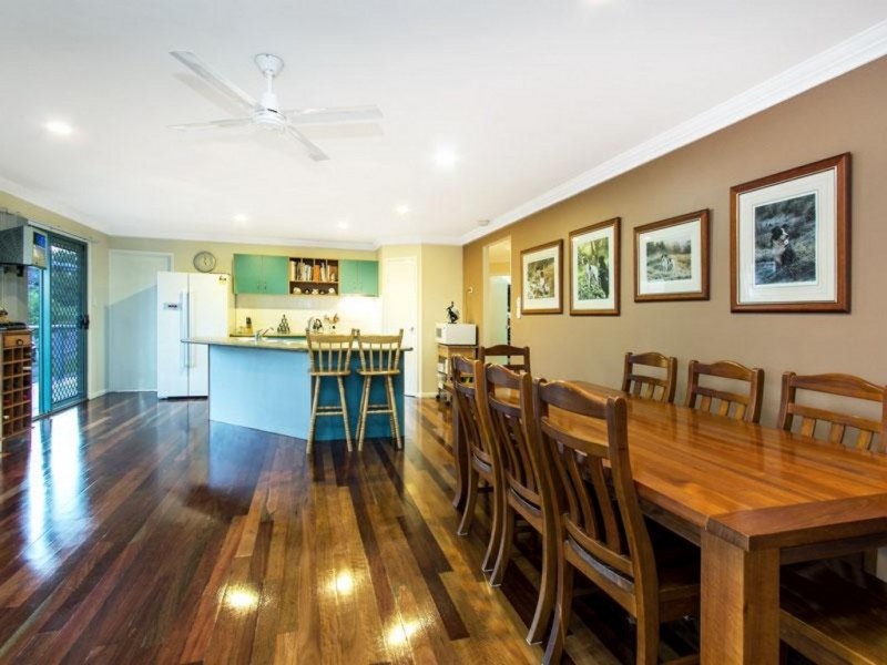 7 Midson St, Petrie QLD 4502