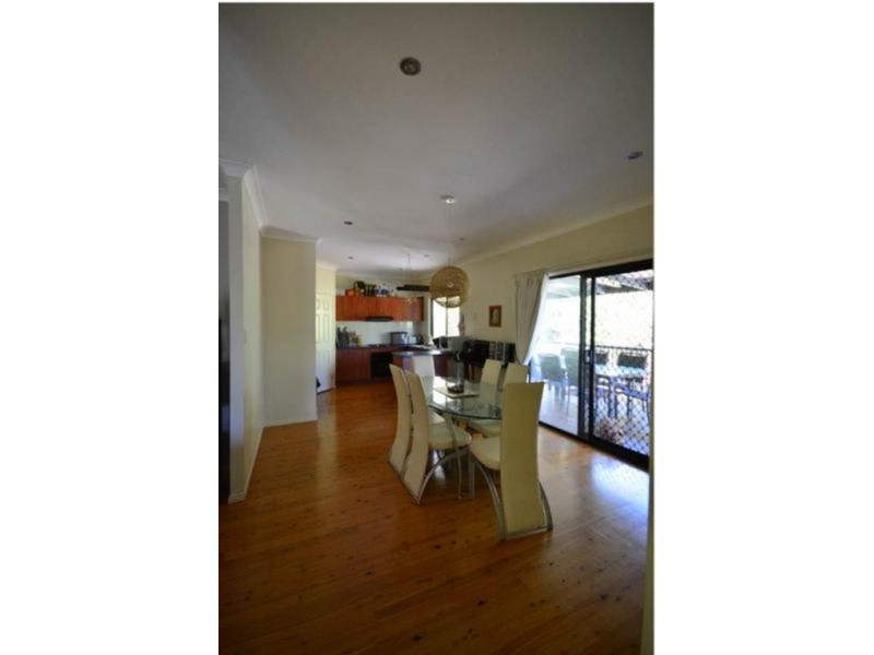 10 Rothschild St, Eatons Hill QLD 4037