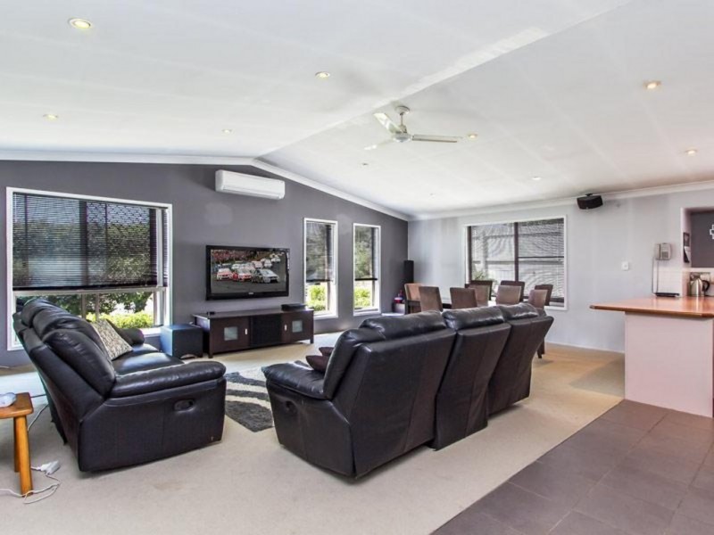 4 Hinkley Street, Bray Park QLD 4500