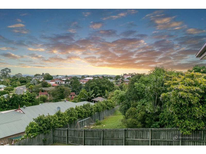 43 Washbrook Crescent, Petrie QLD 4502