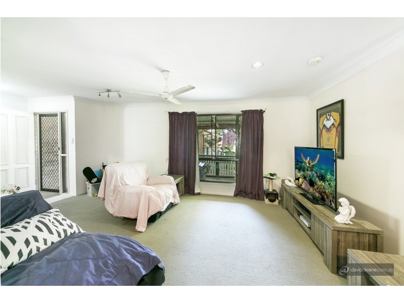 6 Newlands Avenue, Petrie QLD 4502