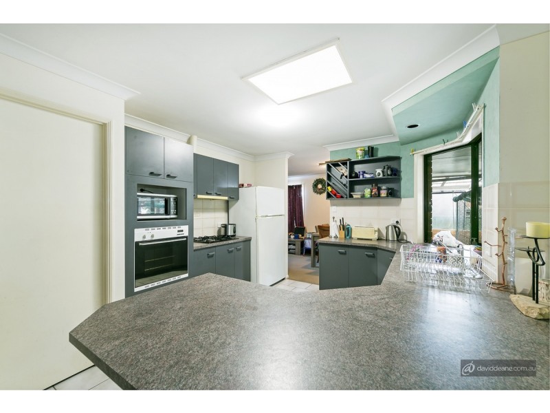 6 Newlands Avenue, Petrie QLD 4502