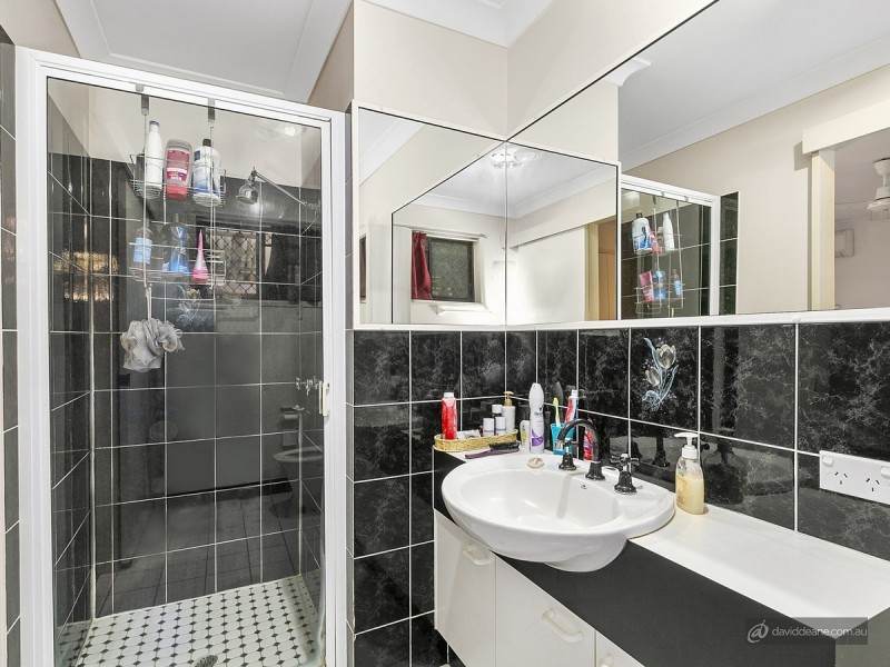 6 Newlands Avenue, Petrie QLD 4502