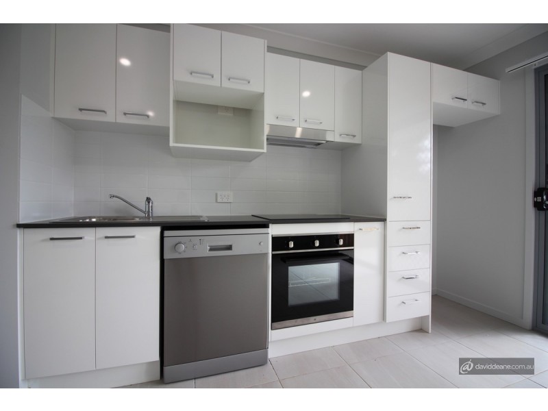 2/12 Campbell Street, Kallangur QLD 4503