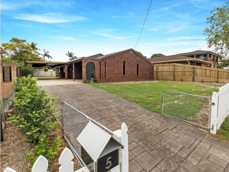5 Guards Street, Bray Park QLD 4500
