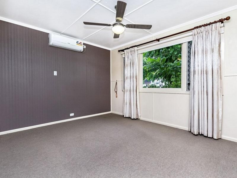 40 Young Street, Petrie QLD 4502