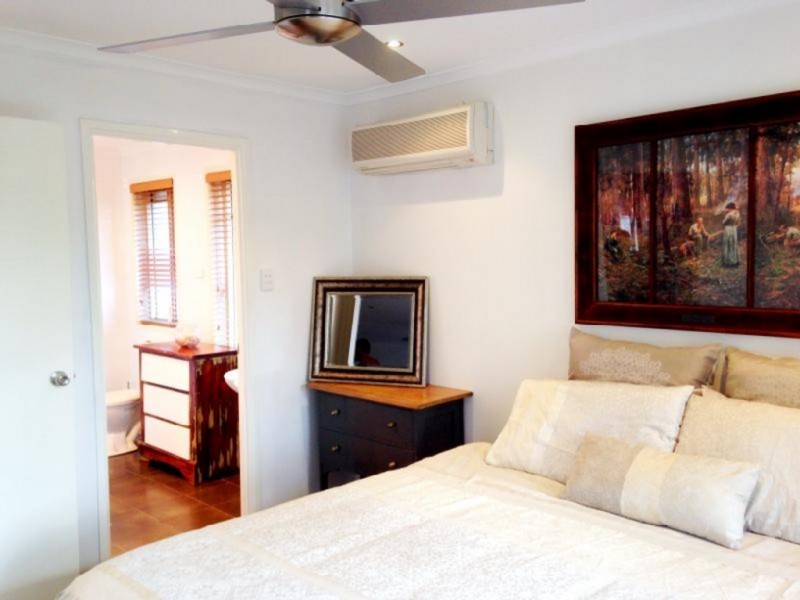 102 Rue Montaigne, Petrie QLD 4502