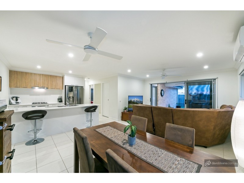 17 Gardenia Circuit, Dakabin QLD 4503