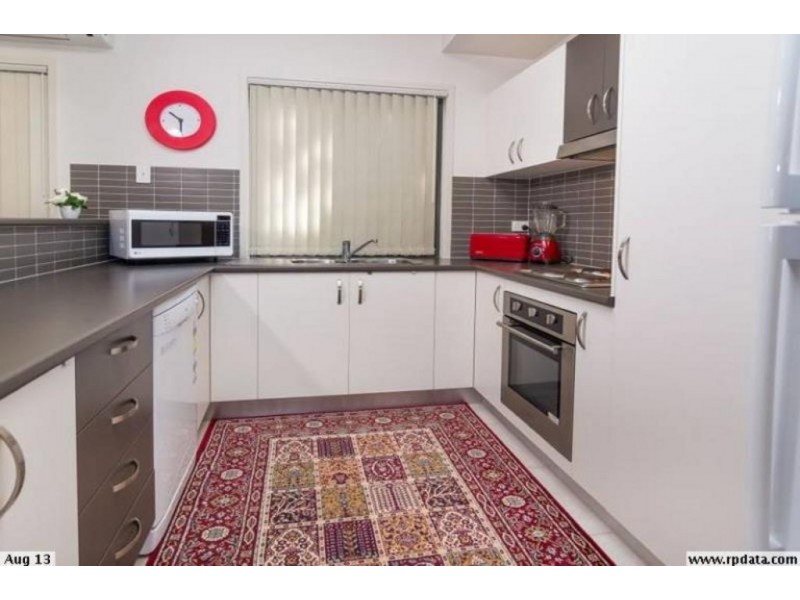 1/24 Armstrong St, Petrie QLD 4502