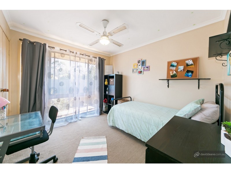 4 Cowal Court, Petrie QLD 4502