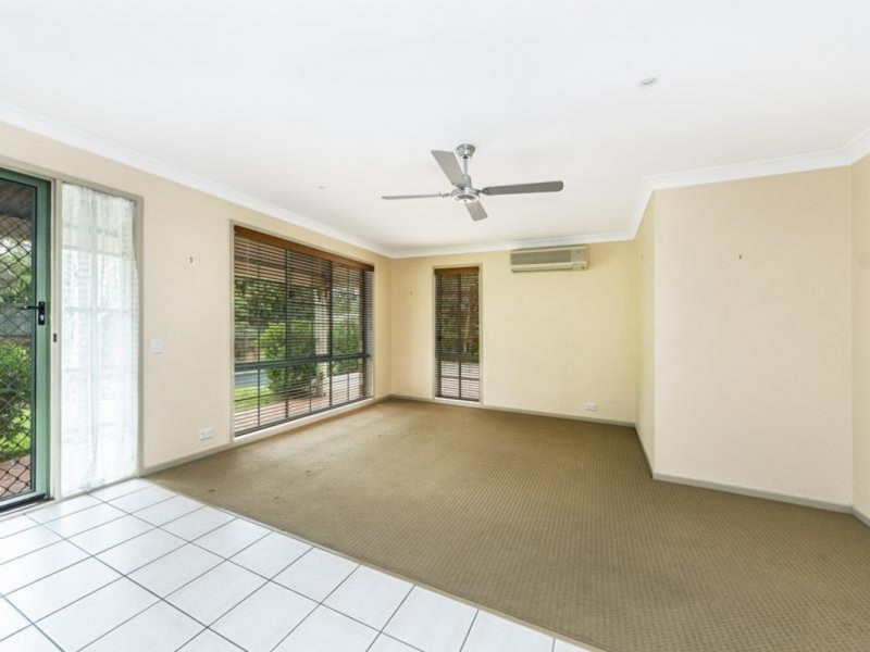 11 Mirrigan Ct, Petrie QLD 4502