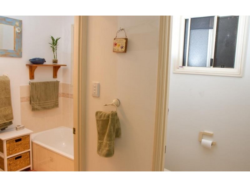 11 Frenchs Rd, Petrie QLD 4502