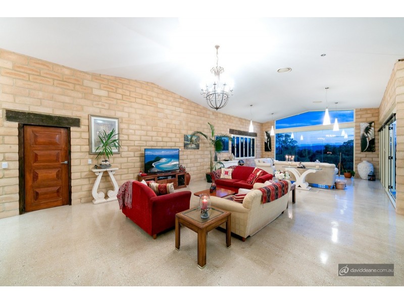 21 Andrew Clarke Road, Whiteside QLD 4503