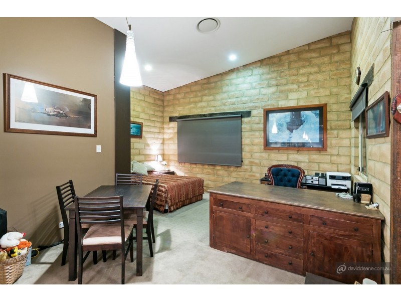 21 Andrew Clarke Road, Whiteside QLD 4503