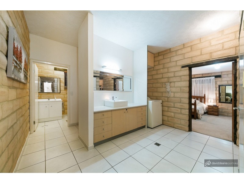 21 Andrew Clarke Road, Whiteside QLD 4503