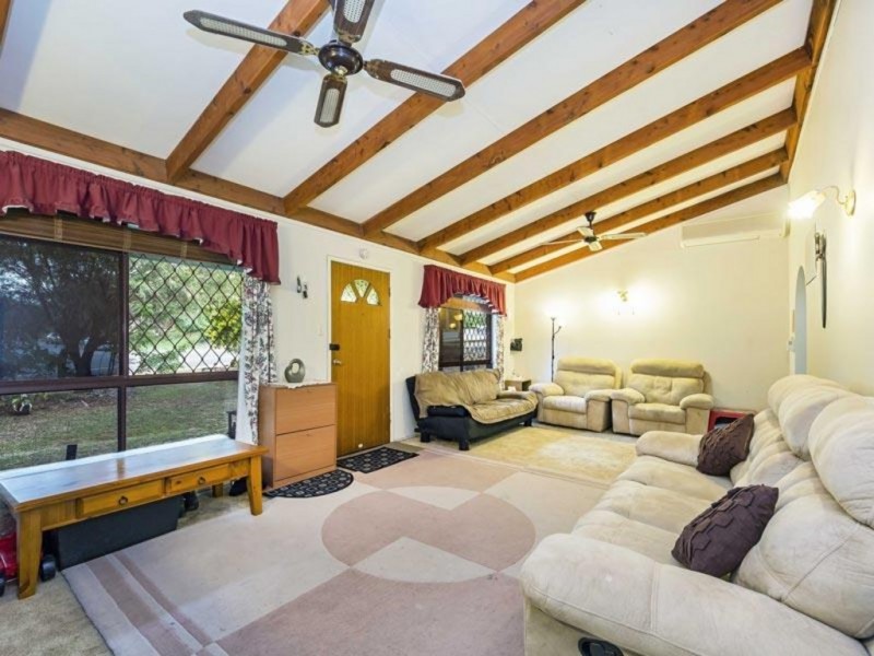 8 Livingstone St, Strathpine QLD 4500