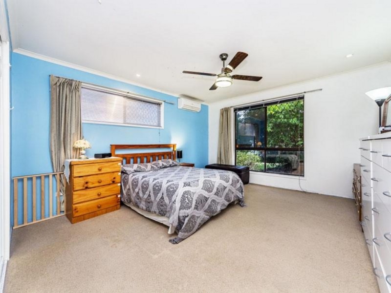 8 Livingstone St, Strathpine QLD 4500