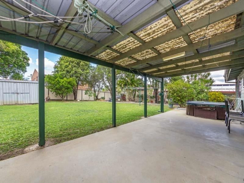 8 Livingstone St, Strathpine QLD 4500