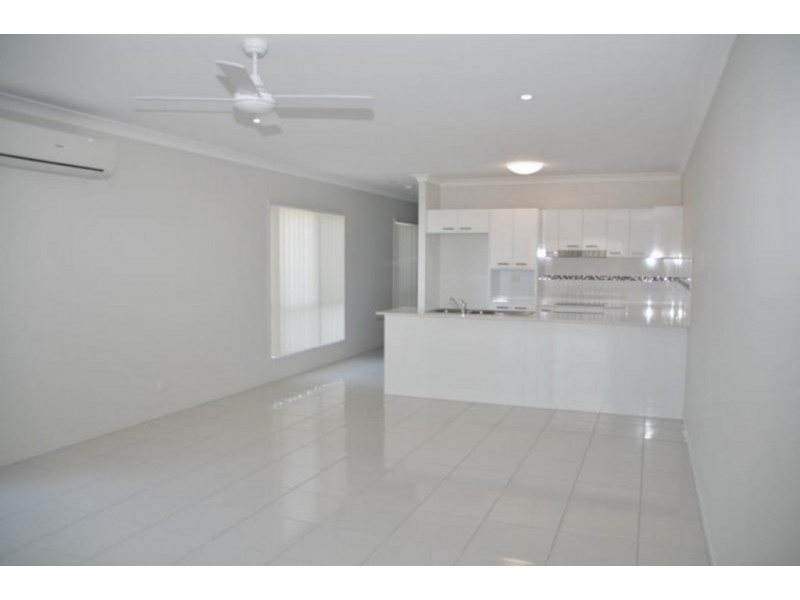 75B Braxlaw Cr, Dakabin QLD 4503